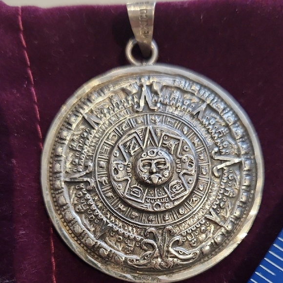 Silver Aztec Calendar Pendant - Picture 4 of 5